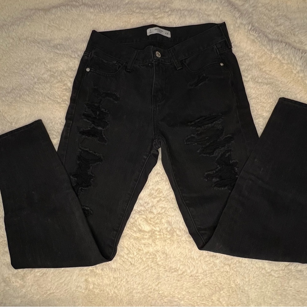 Abercrombie & Fitch Black Slim Distressed Jeans Women’s Size 0 / 25”
